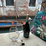 La Dimora Di Sofia Sul Canale A San Stae ונציה