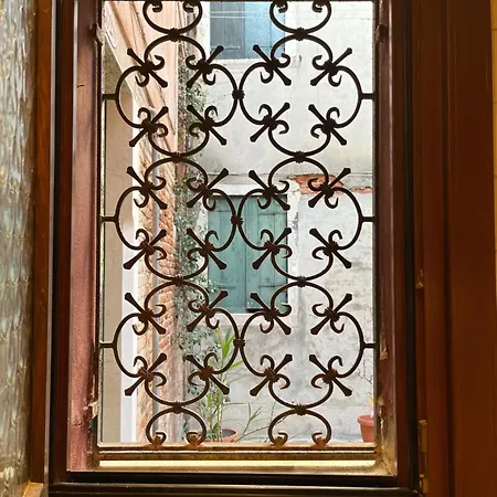 La Dimora Di Sofia Sul Canale A San Stae Апартаменты *