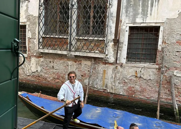 La Dimora Di Sofia Sul Canale A San Stae Lägenhet