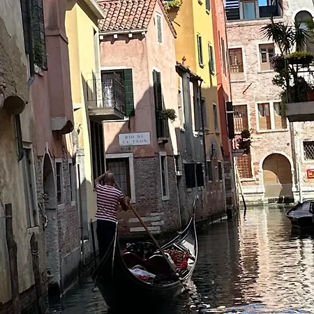 La Dimora Di Sofia Sul Canale A San Stae * Venedig